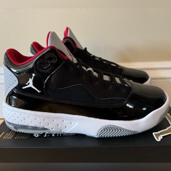 New Jordan Max Aura 2 (GS) ‘Black/Gym Red-White- Wolf Grey’ Basketball Sneakers - Picture 3 of 12